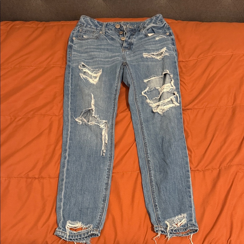 American Eagle Outfitters Light Blue Distressed Boyfriend Jeans
